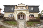 Pronájem rodinného 6+1 domu Praha 6 Nebušice, cena 89900 CZK / objekt / měsíc, nabízí 